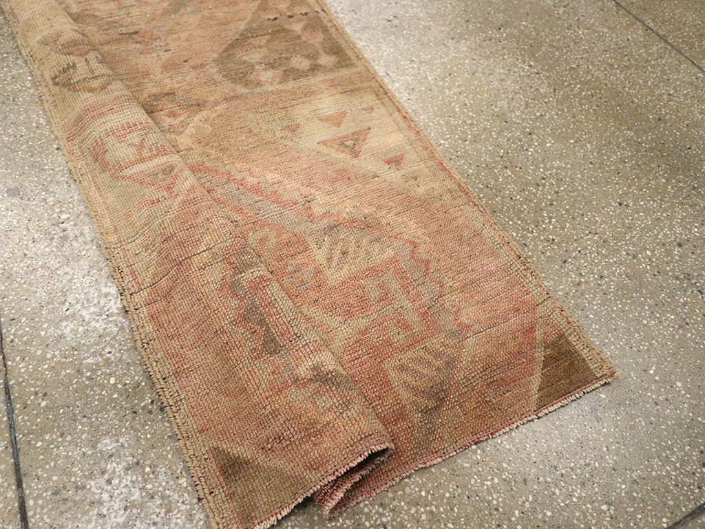 Vintage Turkish Anatolian Runner, No.33132 - Galerie Shabab