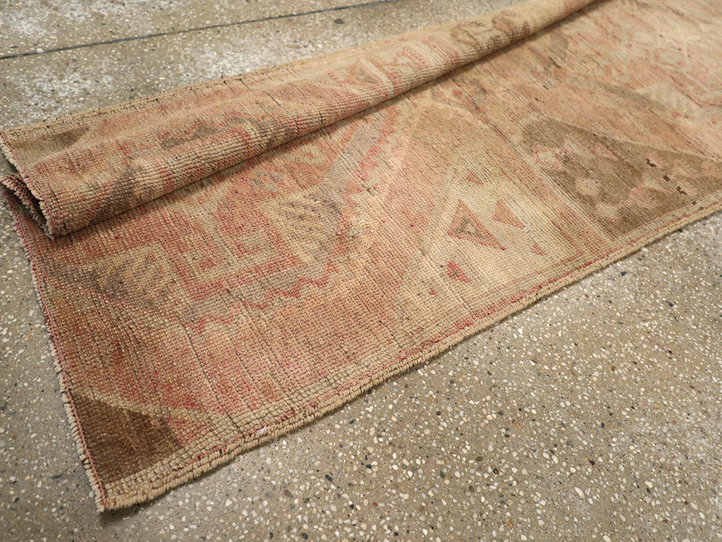 Vintage Turkish Anatolian Runner, No.33132 - Galerie Shabab