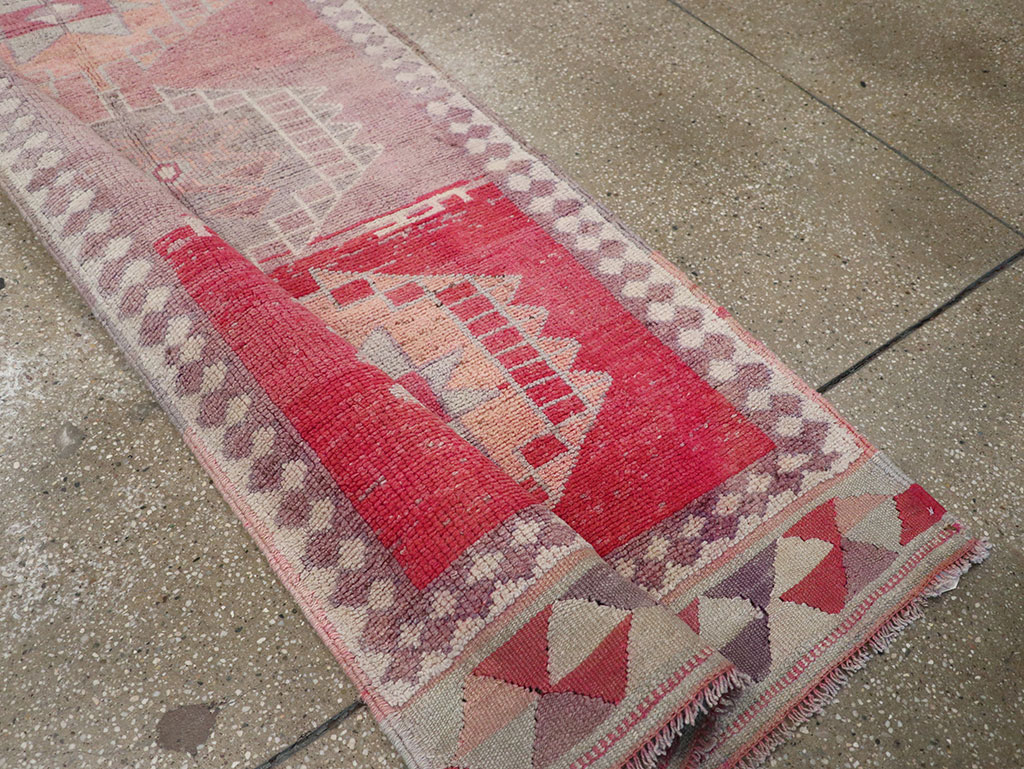 Vintage Turkish Anatolian Long Runner, No.33134 - Galerie Shabab