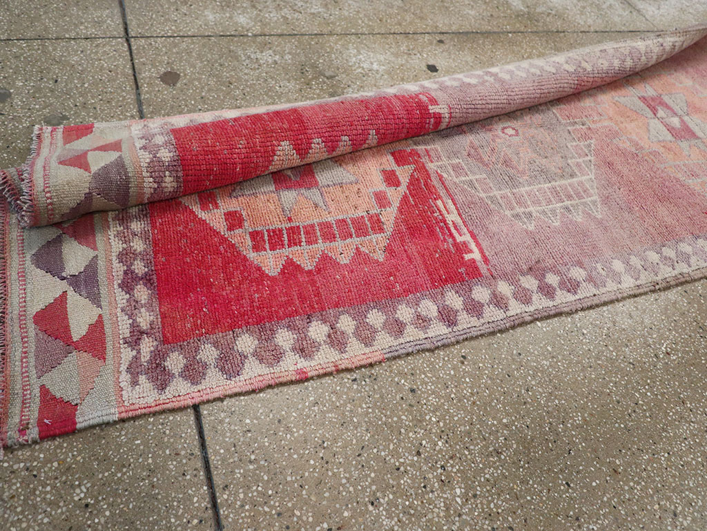 Vintage Turkish Anatolian Long Runner, No.33134 - Galerie Shabab