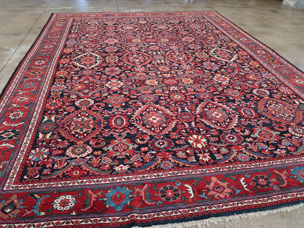 Vintage Persian Mahal Room Size Carpet, No.33140 - Galerie Shabab