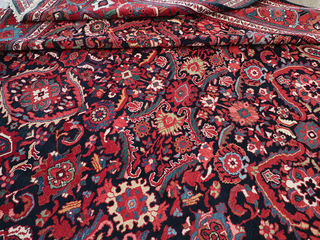 Vintage Persian Mahal Room Size Carpet, No.33140 - Galerie Shabab