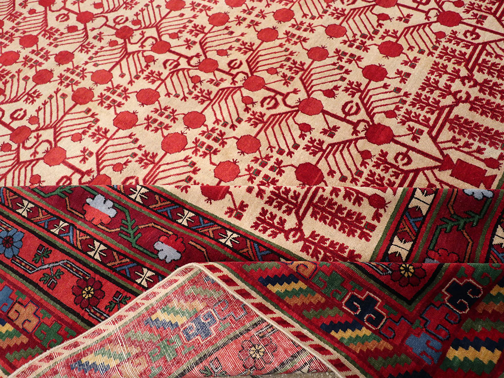 Vintage East Turkestan Khotan Room Size Carpet, No.33155 - Galerie Shabab
