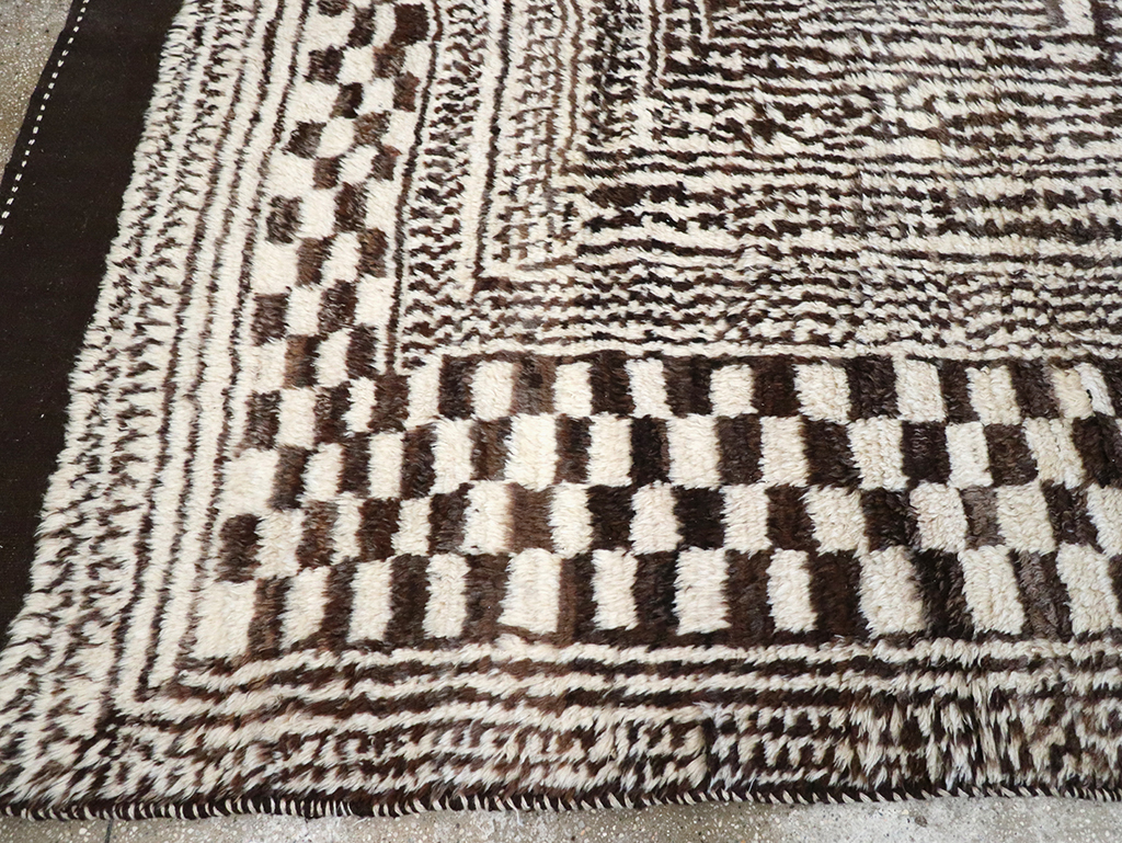 Modern Persian Gabbeh Room Size Carpet, No.33159 - Galerie Shabab