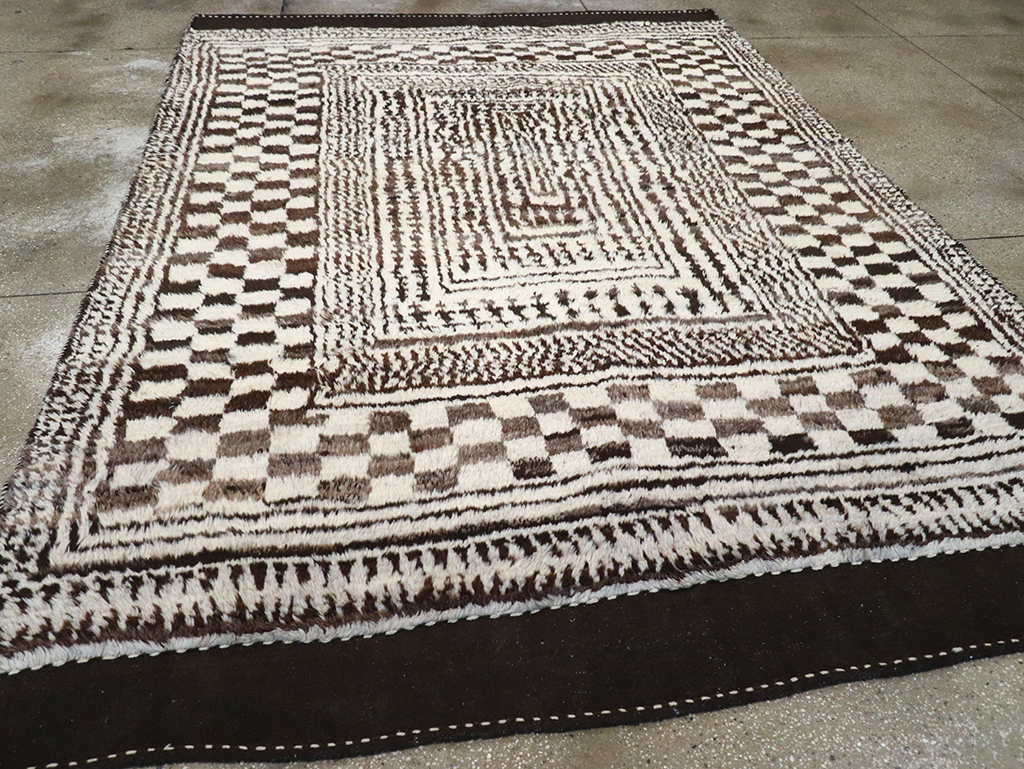 Modern Persian Gabbeh Room Size Carpet, No.33159 - Galerie Shabab