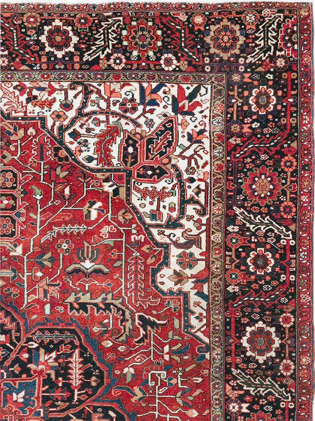 Vintage Persian Heriz Room Size Carpet, No.33168 - Galerie Shabab