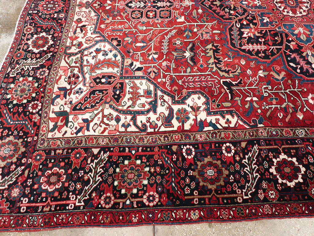 Vintage Persian Heriz Room Size Carpet, No.33168 - Galerie Shabab