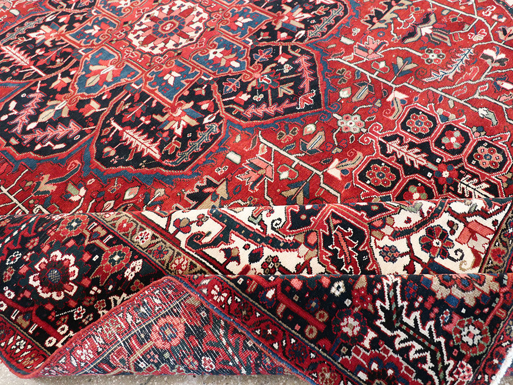 Vintage Persian Heriz Room Size Carpet, No.33168 - Galerie Shabab