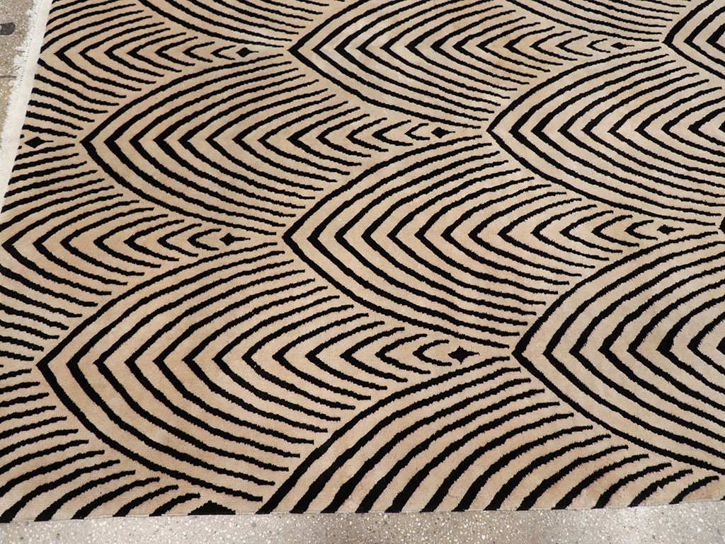 Antique Chinese Art Deco Room Size Carpet, No.33169 - Galerie Shabab