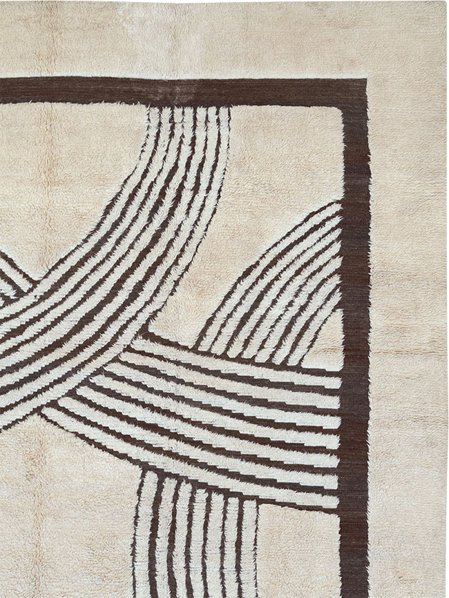 Modern Moroccan Art Deco Room Size Carpet, No.33174 - Galerie Shabab
