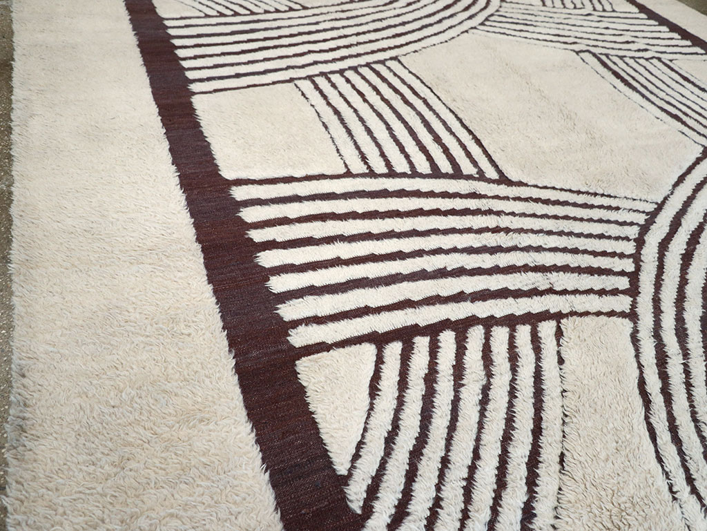 Modern Moroccan Art Deco Room Size Carpet, No.33174 - Galerie Shabab