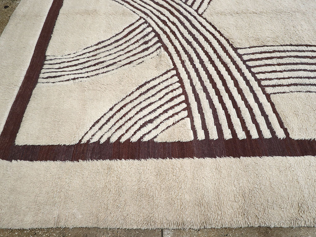 Modern Moroccan Art Deco Room Size Carpet, No.33174 - Galerie Shabab