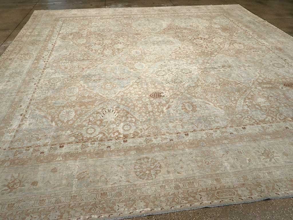 Antique Persian Lavar Kerman Square Large Room Size Carpet, No.33185 - Galerie Shabab
