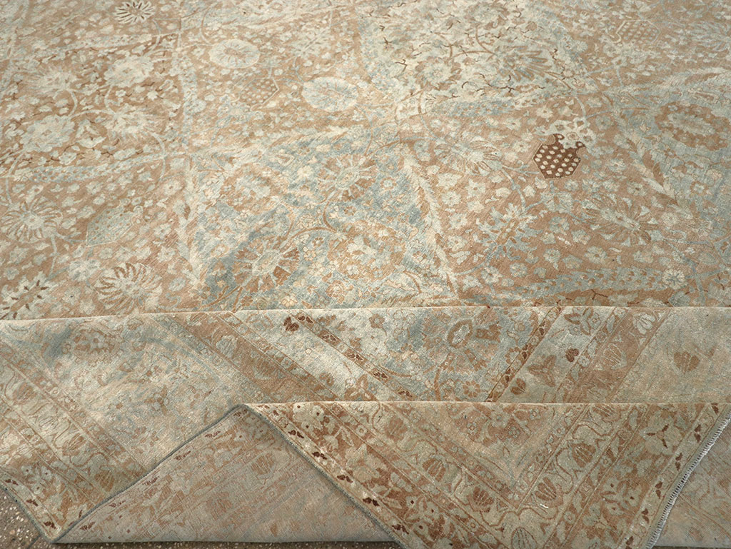 Antique Persian Lavar Kerman Square Large Room Size Carpet, No.33185 - Galerie Shabab