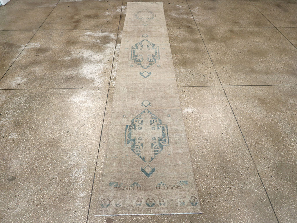 Vintage Persian Malayer Runner, No.33193 - Galerie Shabab