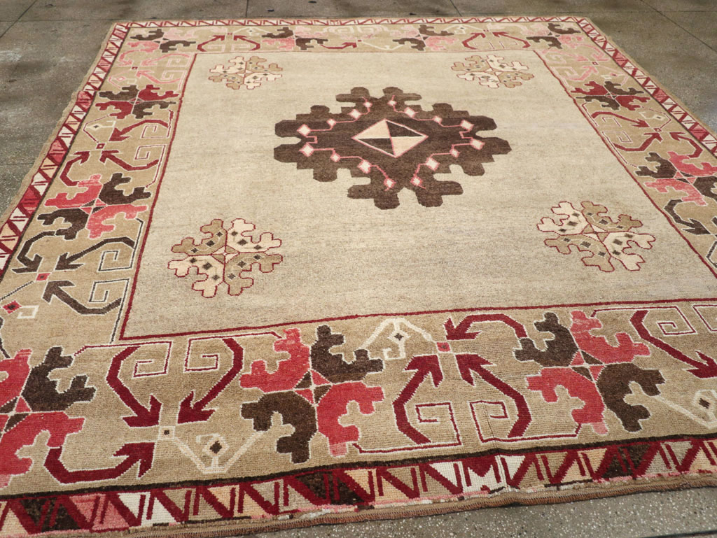 Vintage Turkish Anatolian Square Room Size Carpet, No.33197 - Galerie Shabab