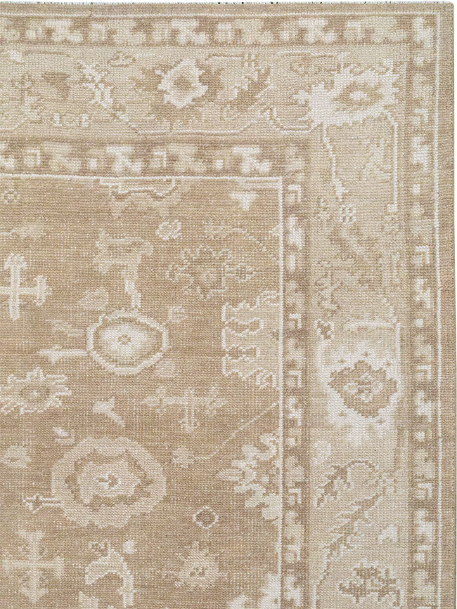Modern Turkish Oushak Accent Carpet, No.33213 - Galerie Shabab