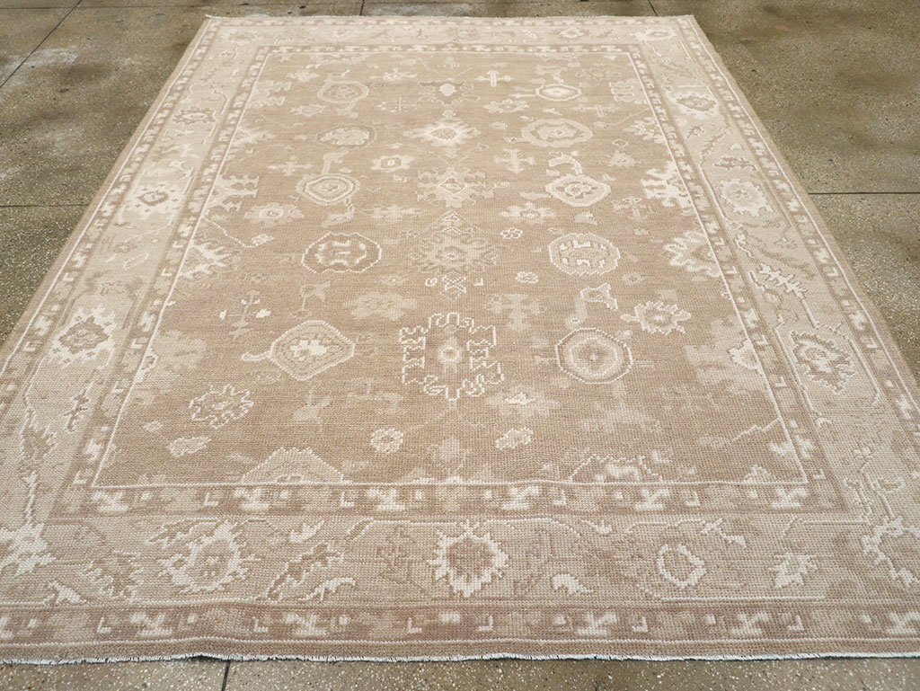 Modern Turkish Oushak Accent Carpet, No.33213 - Galerie Shabab