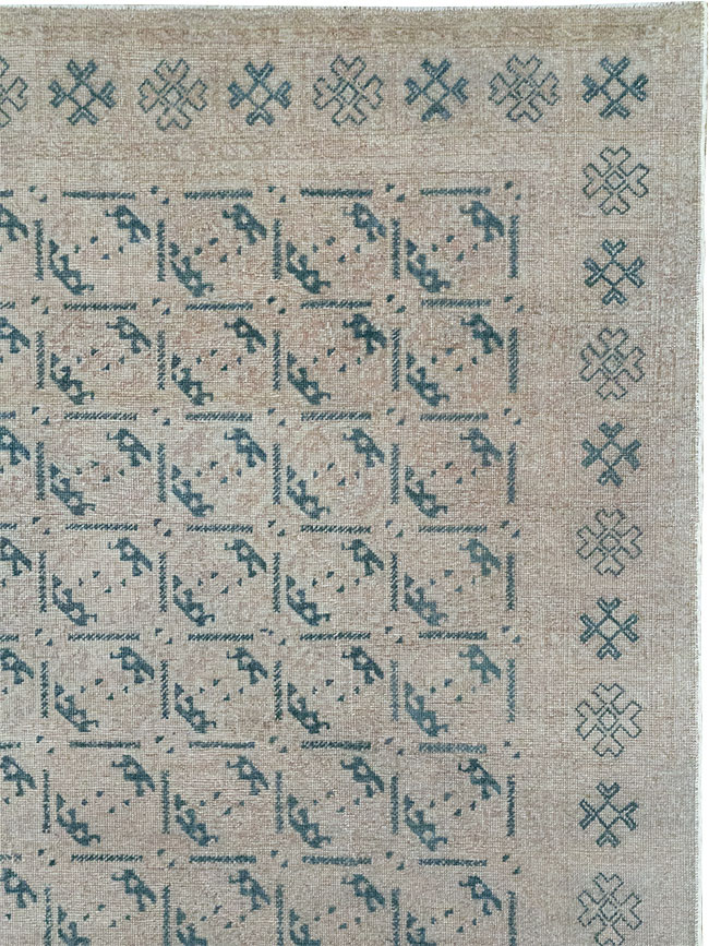 Vintage Turkish Anatolian Room Size Carpet, No.33238 - Galerie Shabab