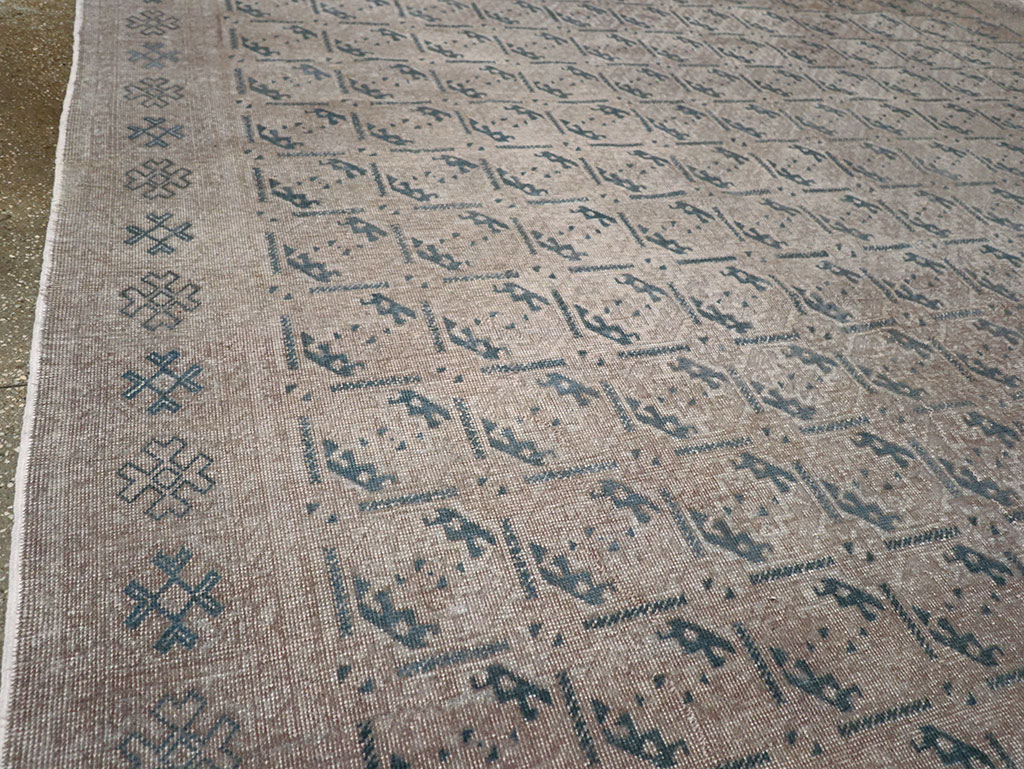 Vintage Turkish Anatolian Room Size Carpet, No.33238 - Galerie Shabab