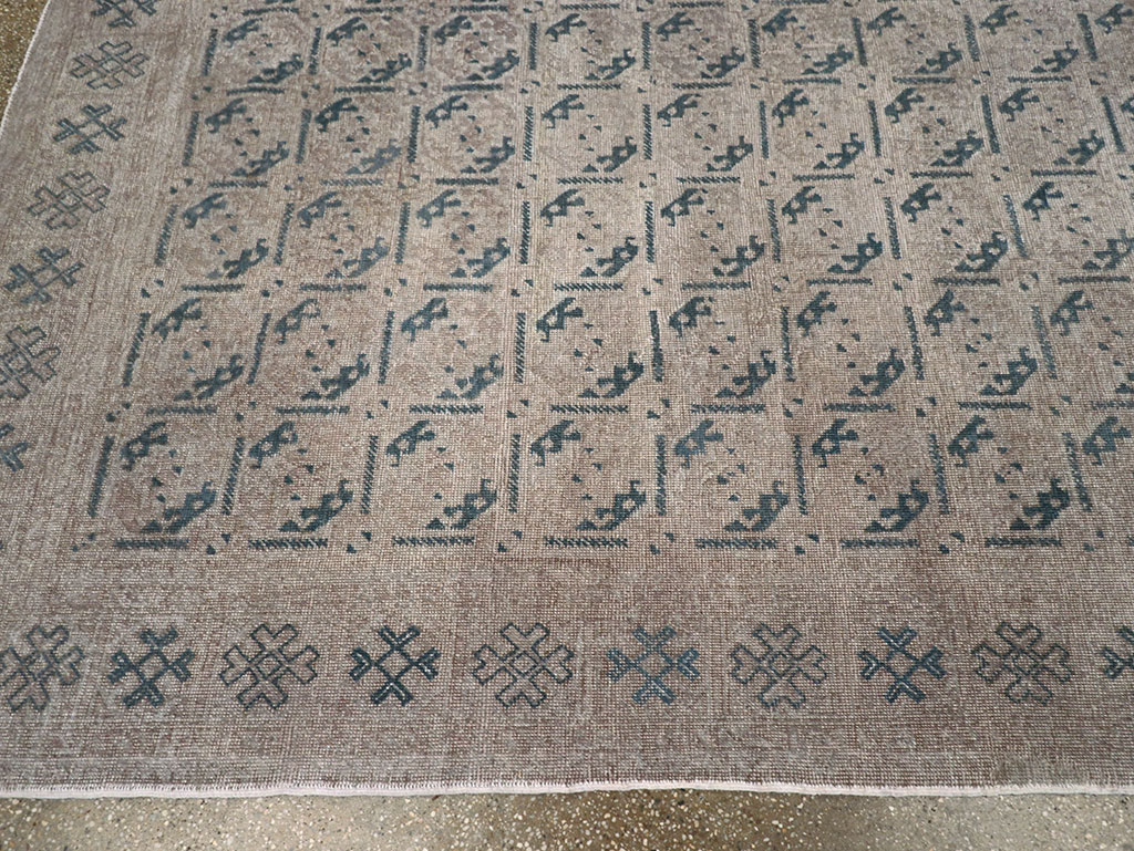 Vintage Turkish Anatolian Room Size Carpet, No.33238 - Galerie Shabab