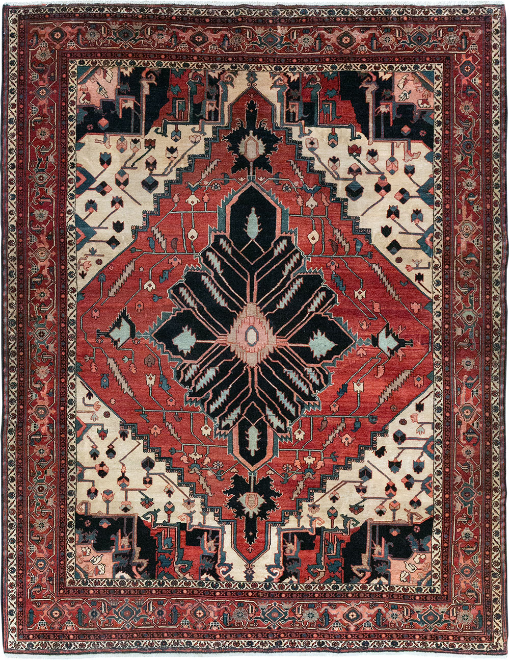 Antique Persian Serapi Accent Carpet, No.33248 - Galerie Shabab