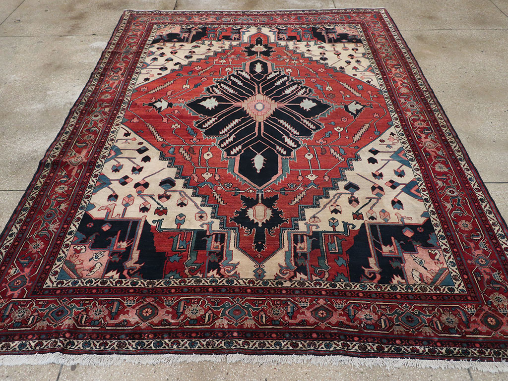 Antique Persian Serapi Accent Carpet, No.33248 - Galerie Shabab
