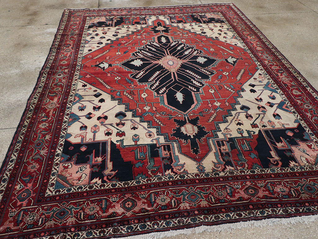 Antique Persian Serapi Accent Carpet, No.33248 - Galerie Shabab