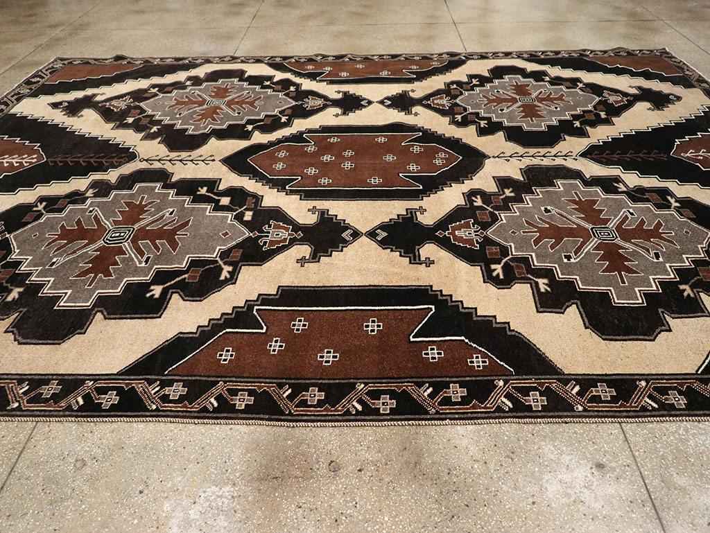 Vintage Turkish Anatolian Large Room Size Carpet, No.33255 - Galerie Shabab