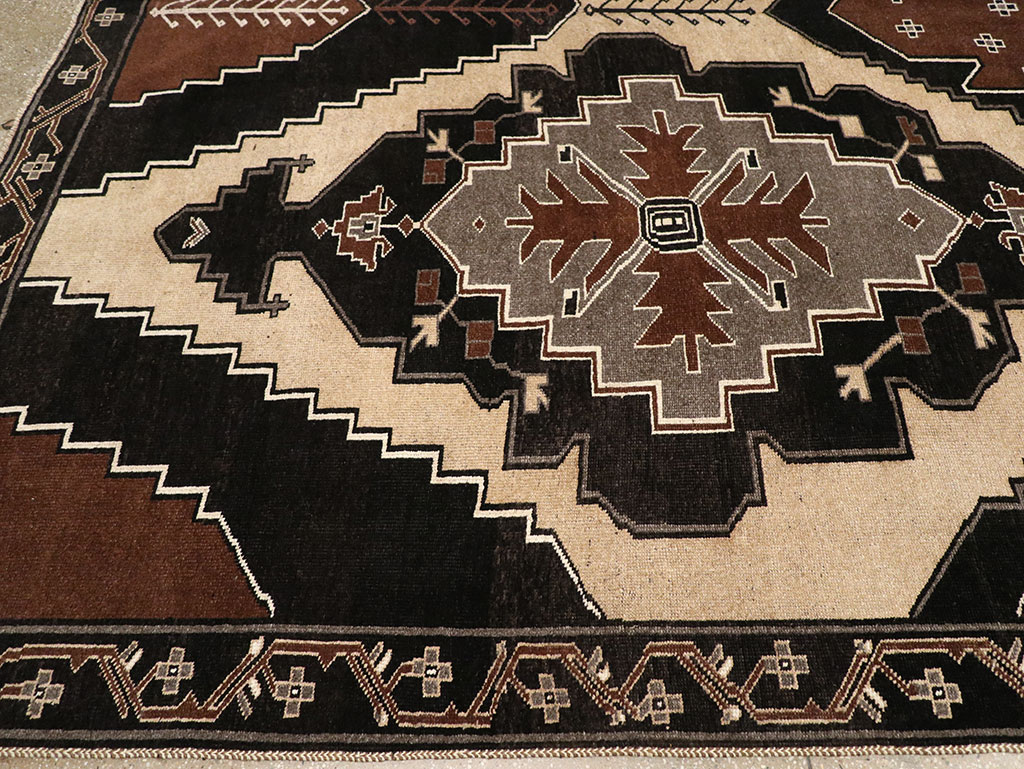 Vintage Turkish Anatolian Large Room Size Carpet, No.33255 - Galerie Shabab