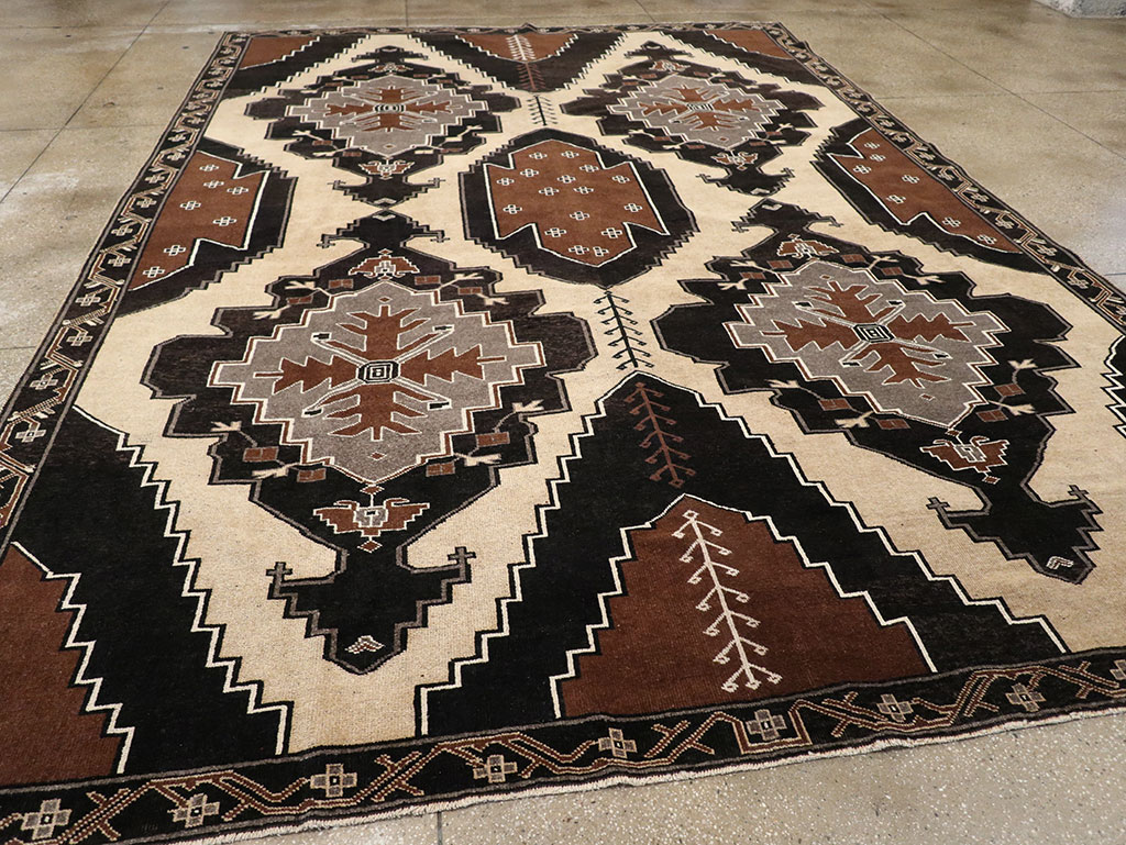Vintage Turkish Anatolian Large Room Size Carpet, No.33255 - Galerie Shabab