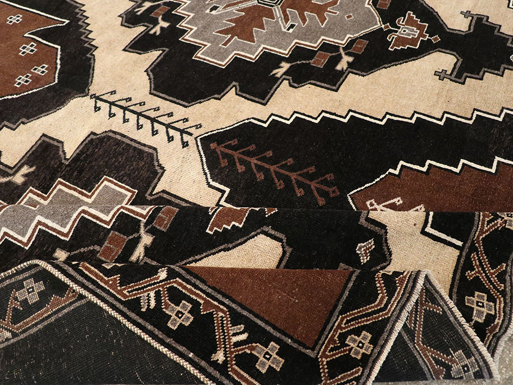 Vintage Turkish Anatolian Large Room Size Carpet, No.33255 - Galerie Shabab