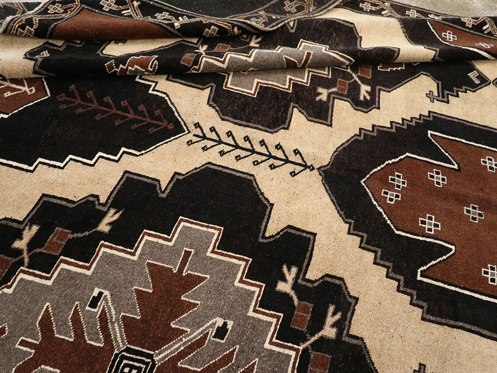 Vintage Turkish Anatolian Large Room Size Carpet, No.33255 - Galerie Shabab