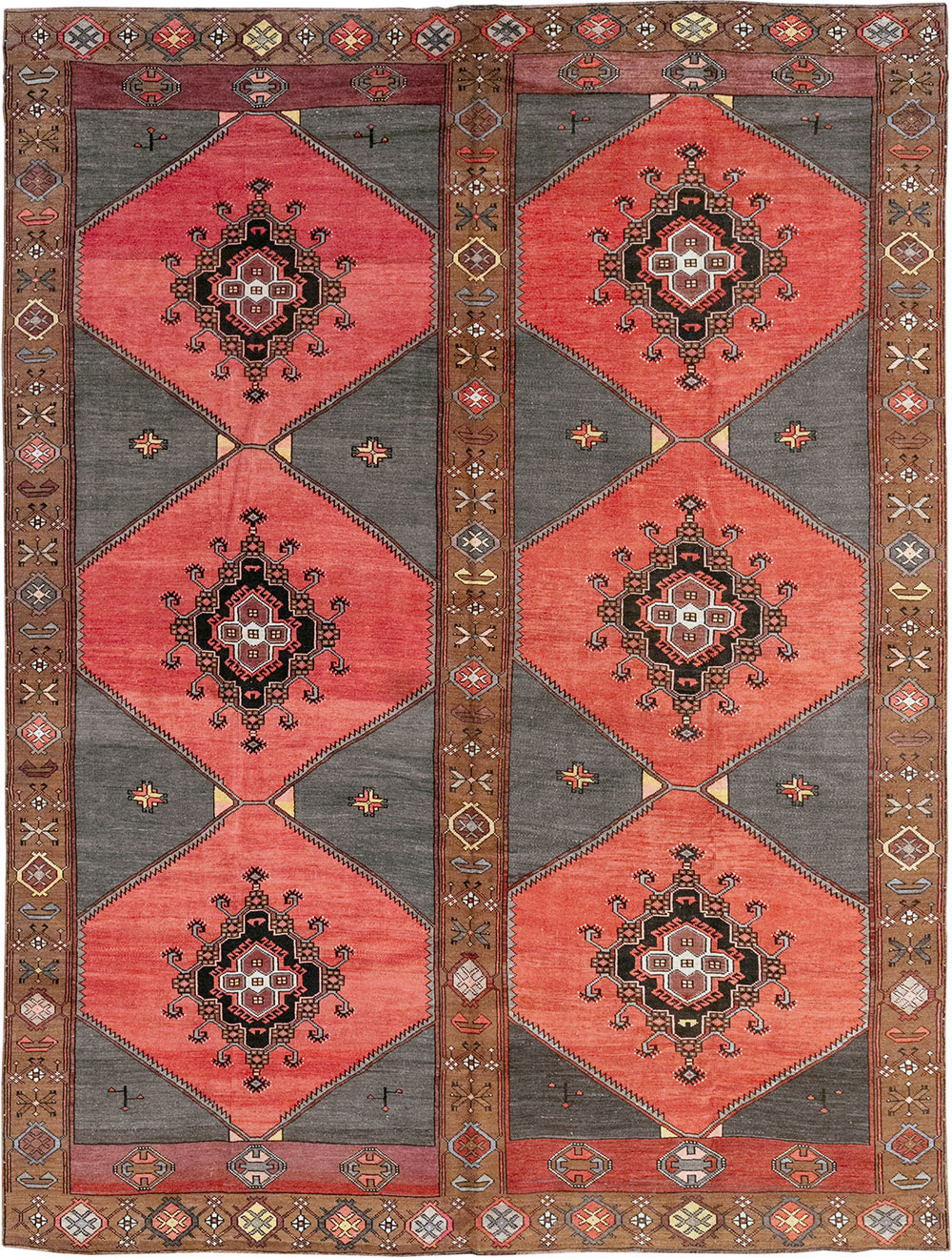 Vintage Turkish Anatolian Room Size Carpet, No.33257 - Galerie Shabab