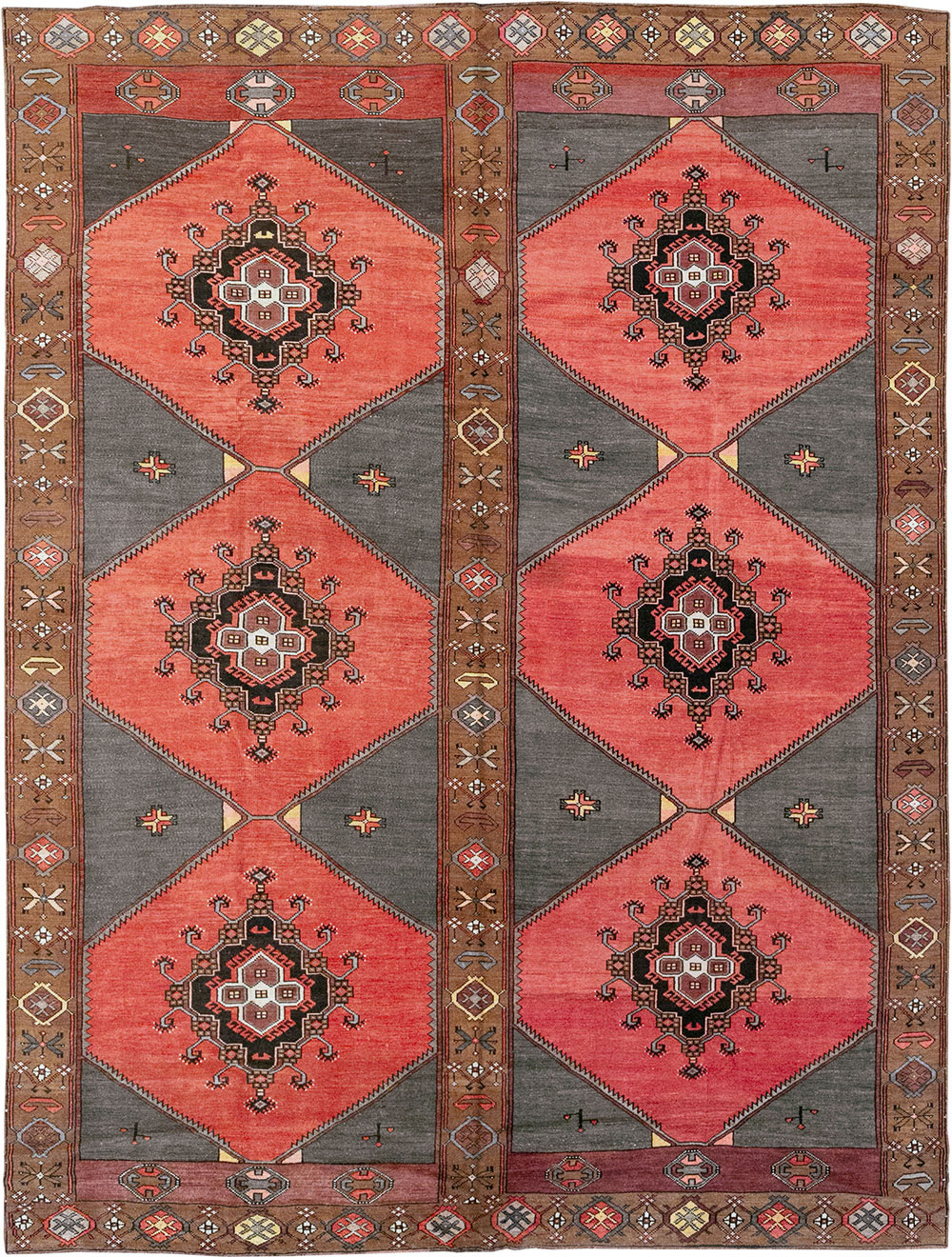 Vintage Turkish Anatolian Room Size Carpet, No.33257 - Galerie Shabab