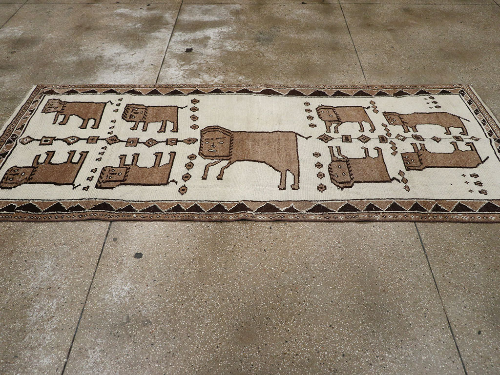 Vintage Turkish Anatolian Pictorial Runner, No.33265 - Galerie Shabab