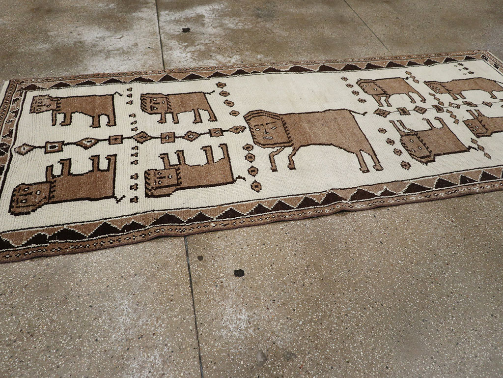 Vintage Turkish Anatolian Pictorial Runner, No.33265 - Galerie Shabab