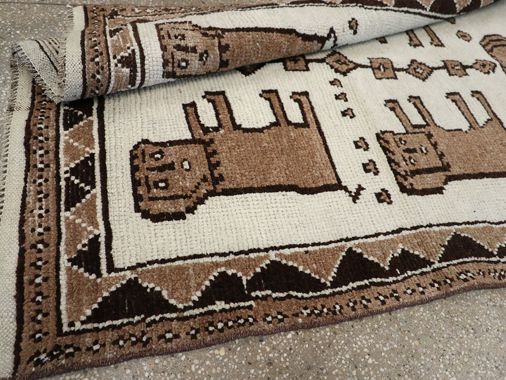 Vintage Turkish Anatolian Pictorial Runner, No.33265 - Galerie Shabab