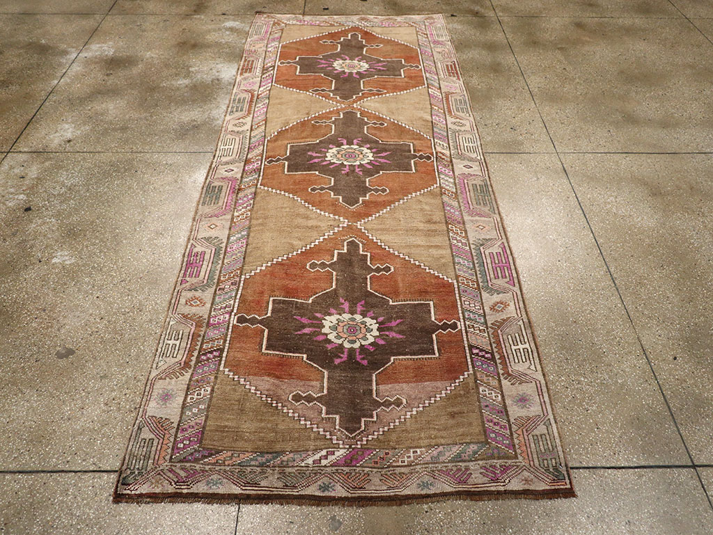 Vintage Turkish Anatolian Wide Gallery Runner, No.33268 - Galerie Shabab
