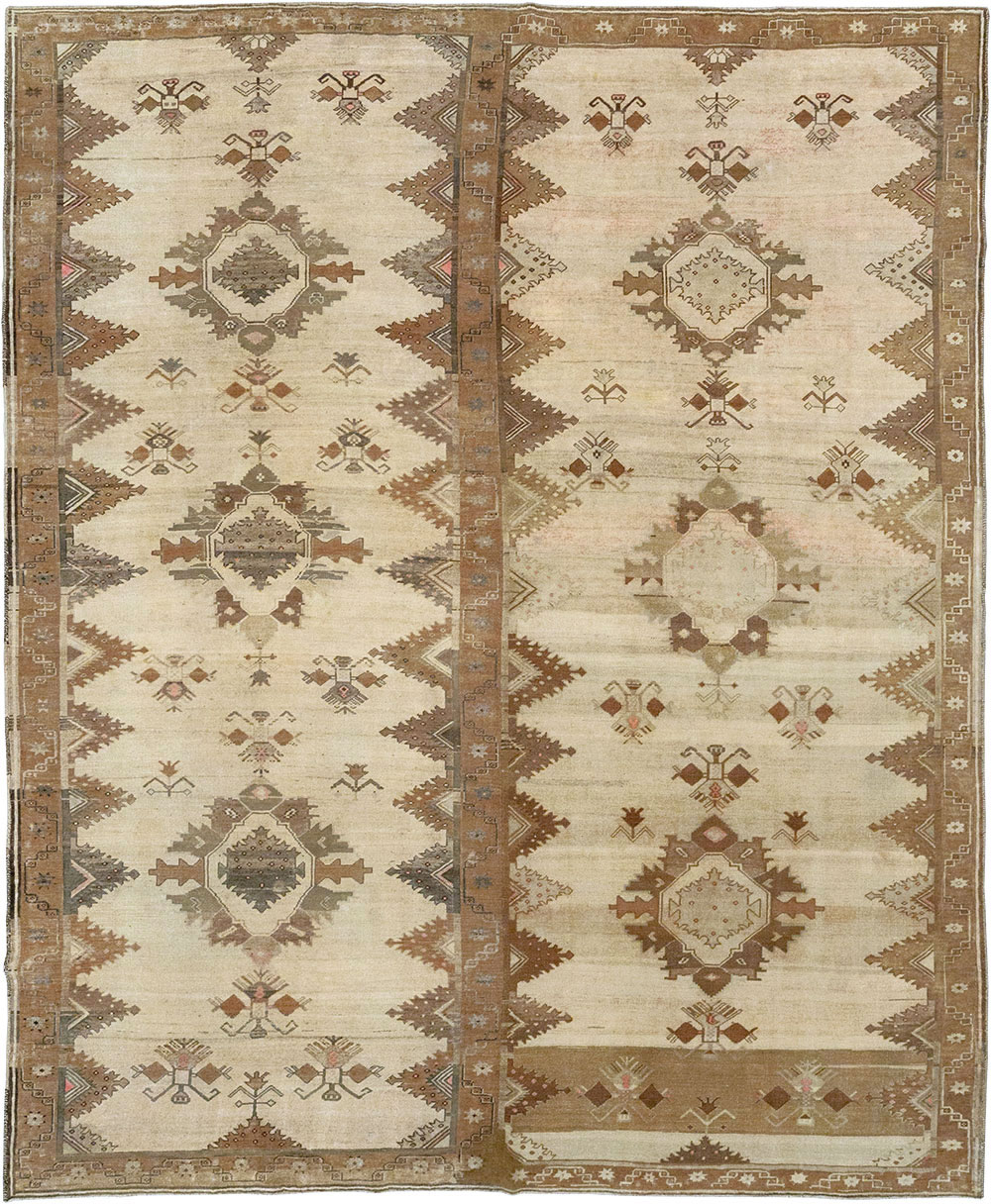 Vintage Turkish Anatolian Room Size Carpet, No.33273 - Galerie Shabab