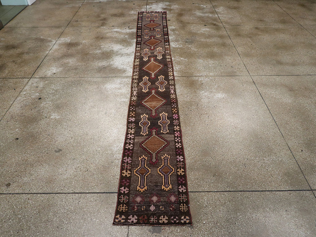 Vintage Turkish Anatolian Runner, No.33274 - Galerie Shabab