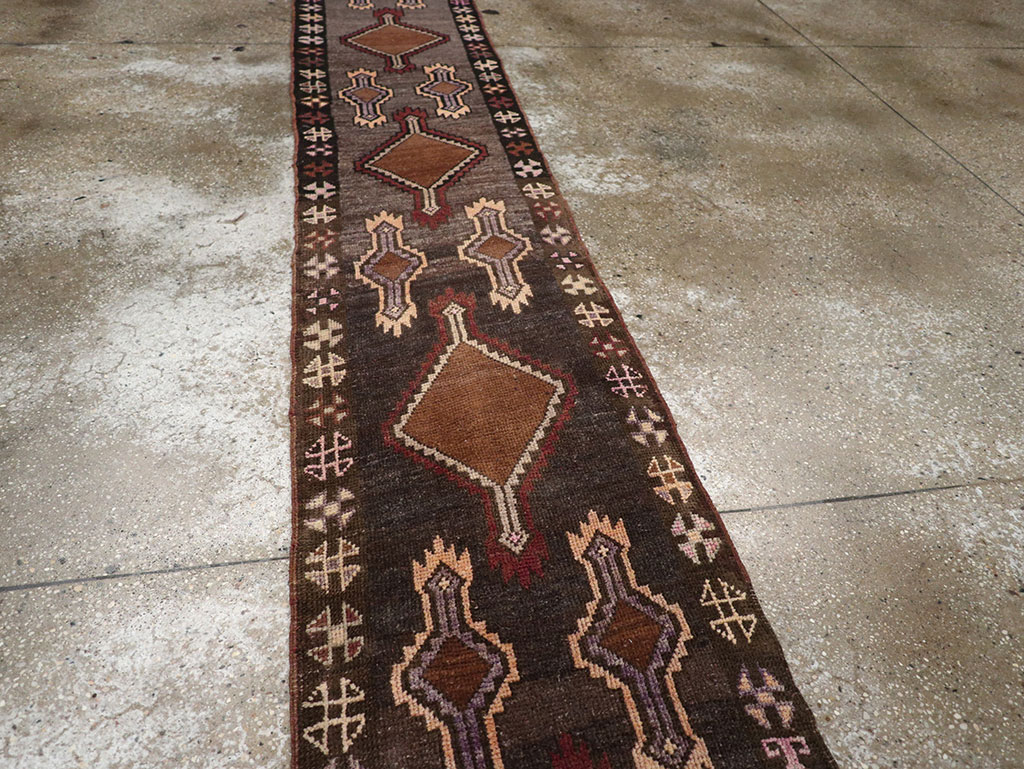 Vintage Turkish Anatolian Runner, No.33274 - Galerie Shabab