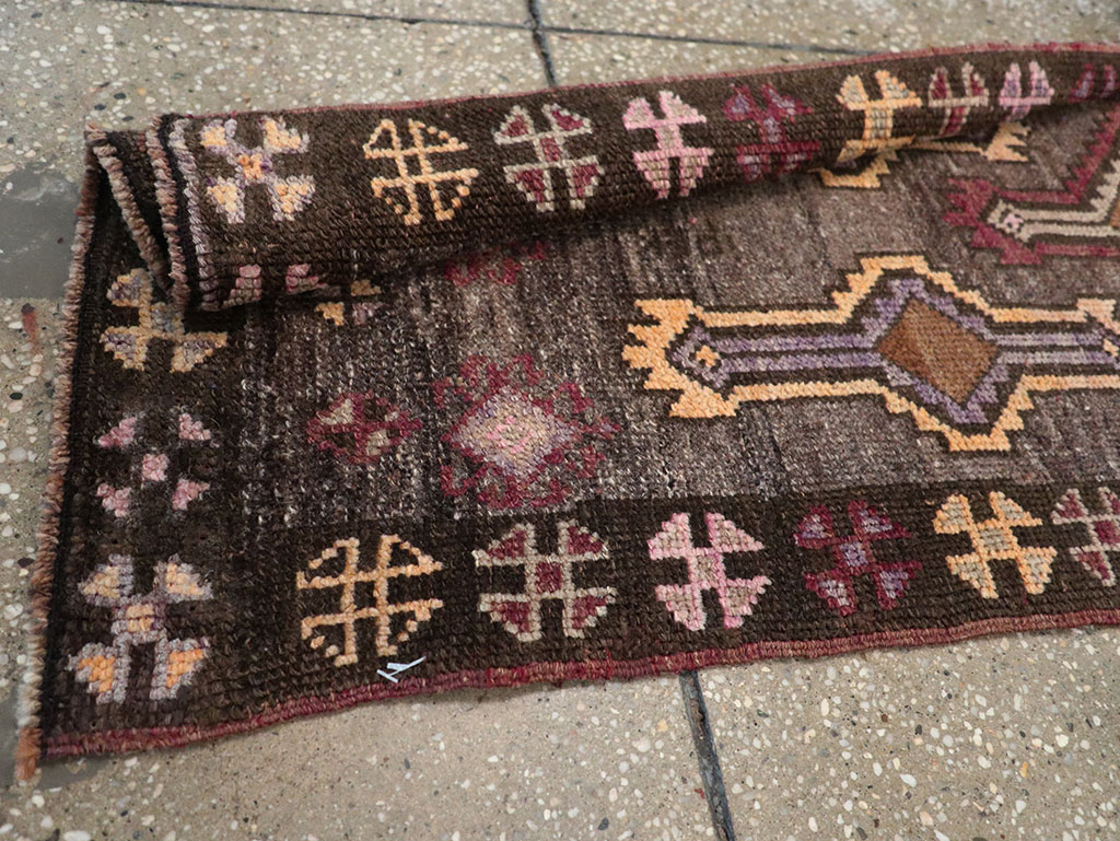 Vintage Turkish Anatolian Runner, No.33274 - Galerie Shabab