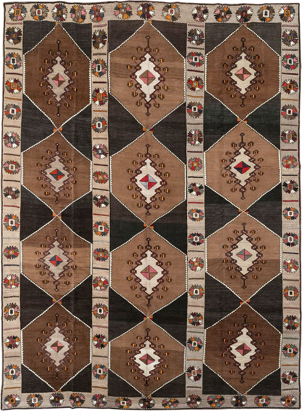Vintage Turkish Anatolian Room Size Carpet, No.33275 - Galerie Shabab