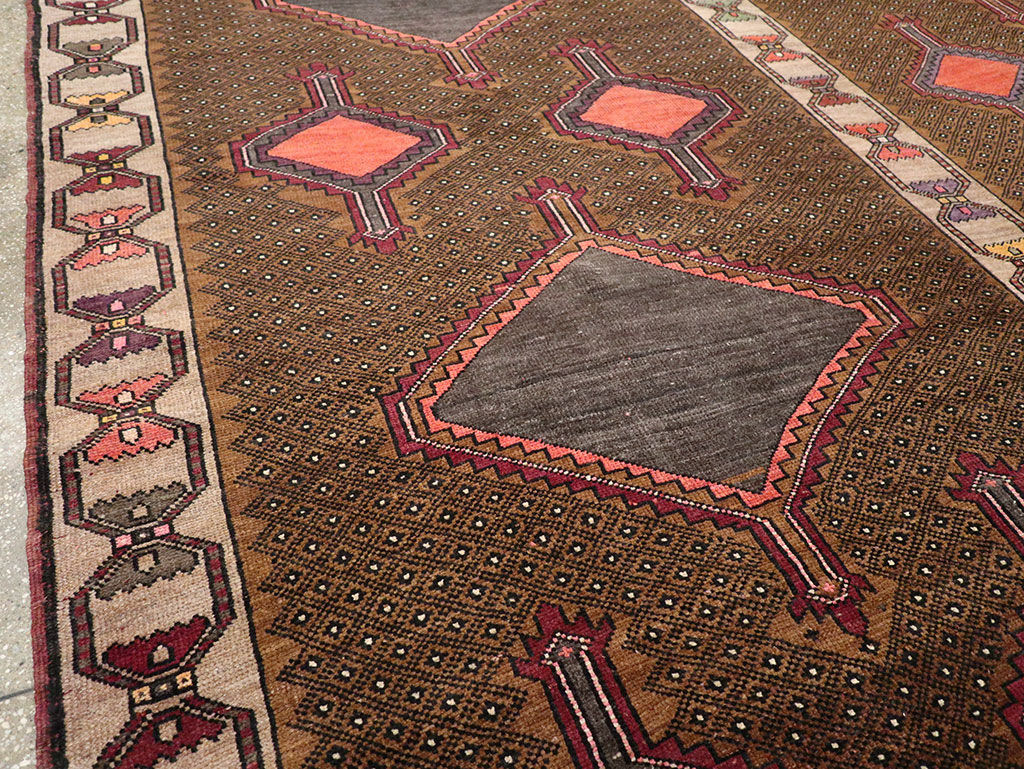 Vintage Turkish Anatolian Room Size Carpet, No.33276 - Galerie Shabab