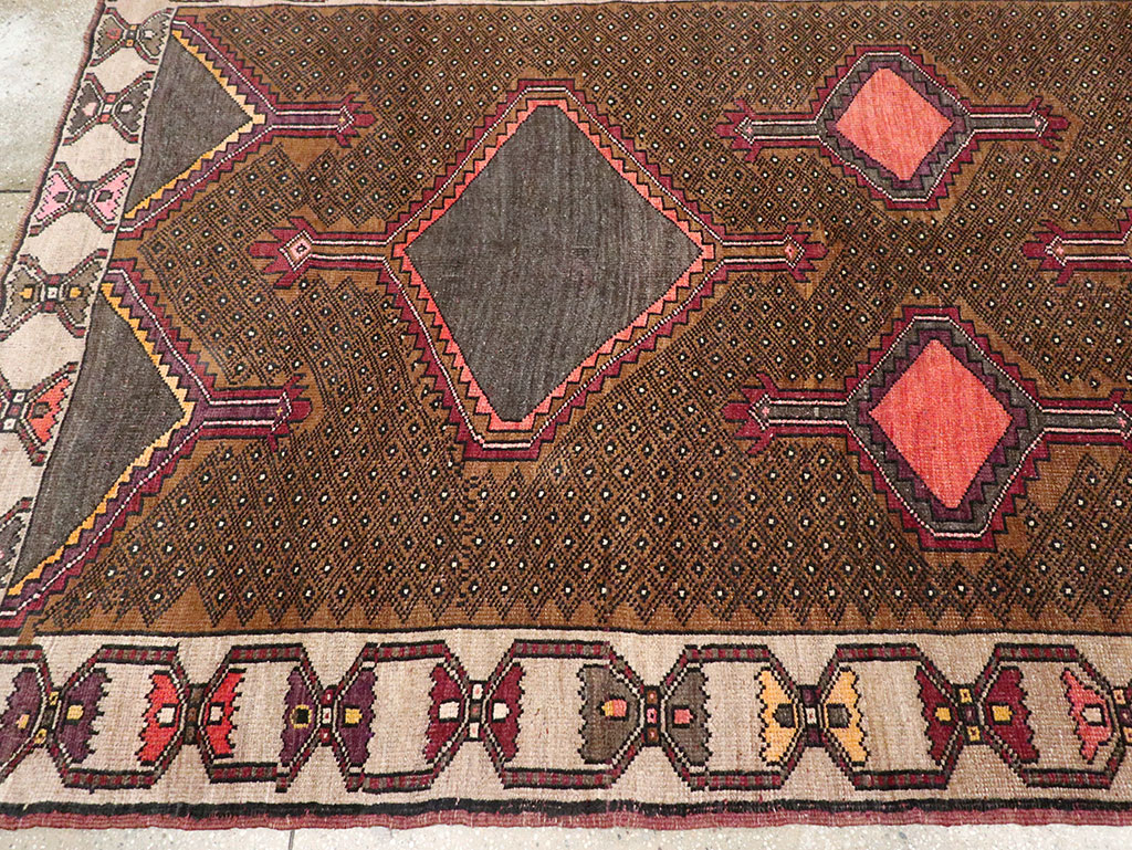 Vintage Turkish Anatolian Room Size Carpet, No.33276 - Galerie Shabab