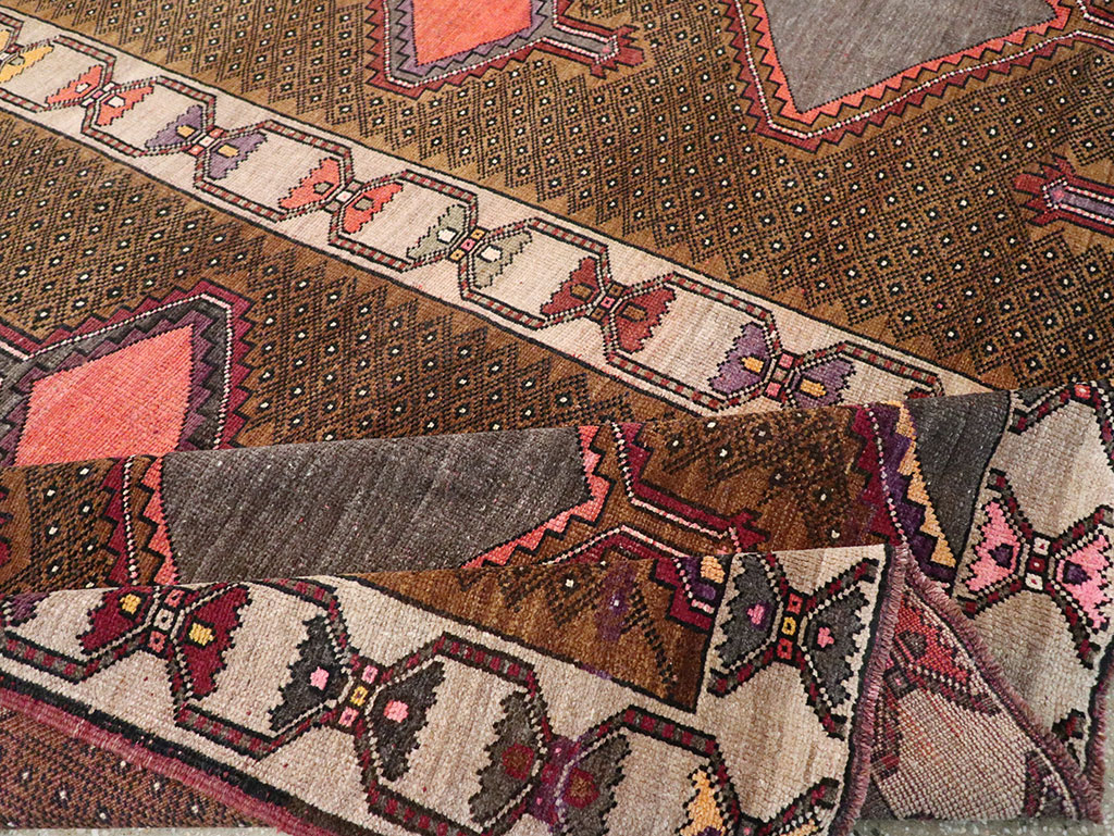 Vintage Turkish Anatolian Room Size Carpet, No.33276 - Galerie Shabab