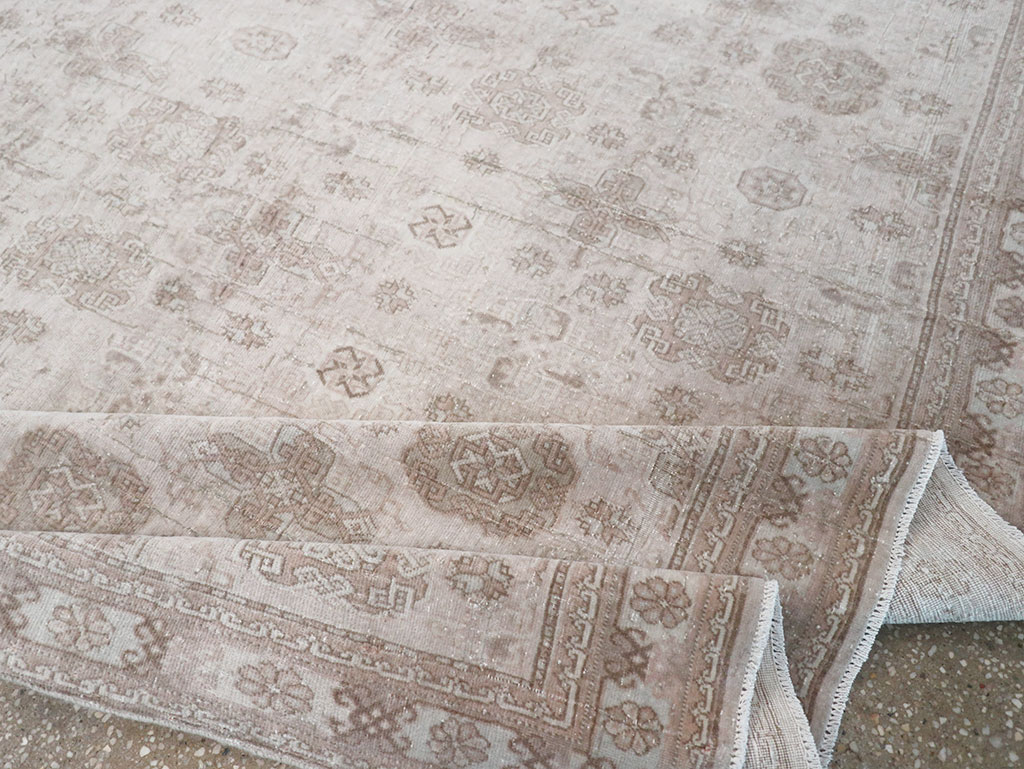 Vintage Turkish Anatolian Accent Rug, No.33278 - Galerie Shabab