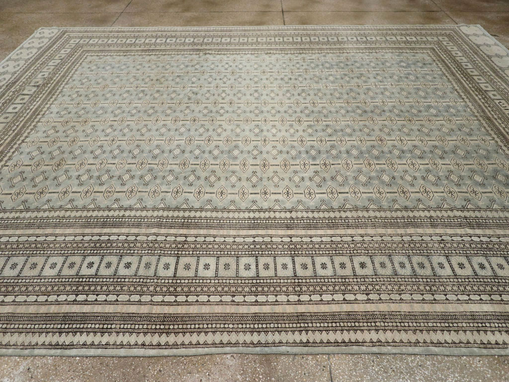 Vintage Central Asian Bokhara Room Size Carpet, No.33287 - Galerie Shabab