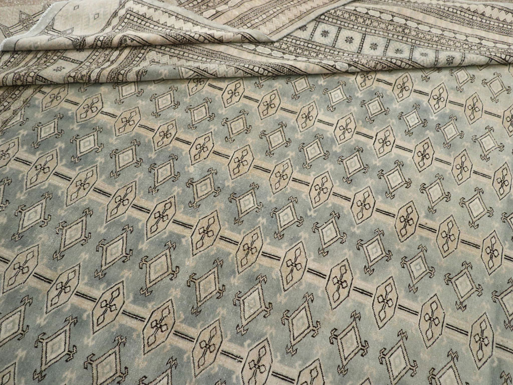 Vintage Central Asian Bokhara Room Size Carpet, No.33287 - Galerie Shabab